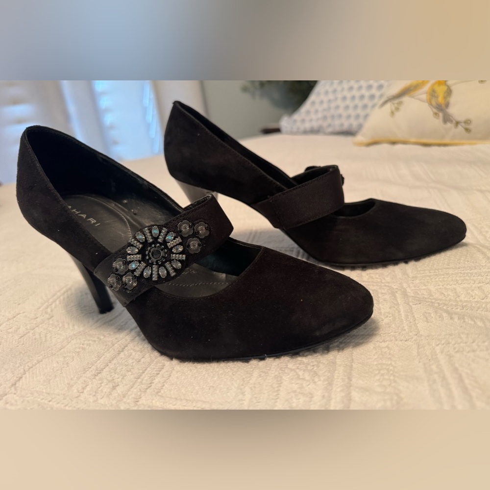 Tahari Size 8.5 Eva heels shoes w/beaded embellishments on strap. Black suede. - Picture 2 of 16